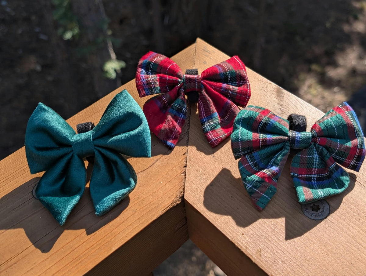 Holiday Dog Bow Tie
